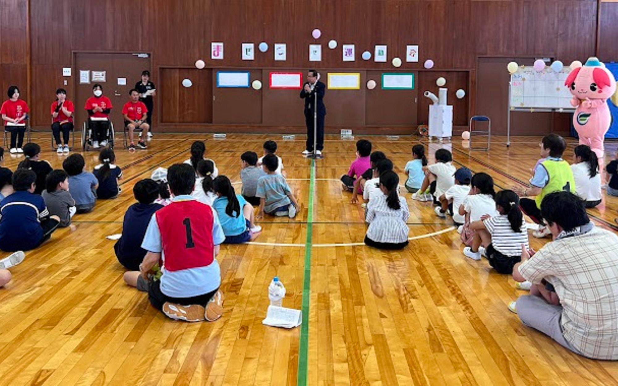 まぜこぜ運動会開会式の様子