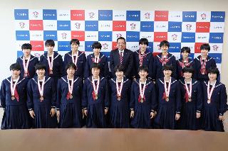 大井西中学校女子バレーボール部の皆さん