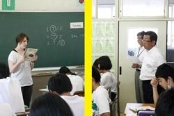 左:黒板の前に教科書を持った外国人の先生が立っている写真、右:授業を後ろの方から見学する市長の写真