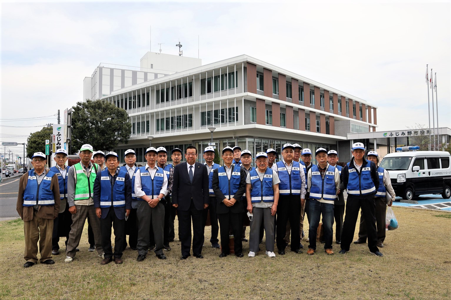 青色防犯パトカー市民パトロール隊委嘱状交付式2