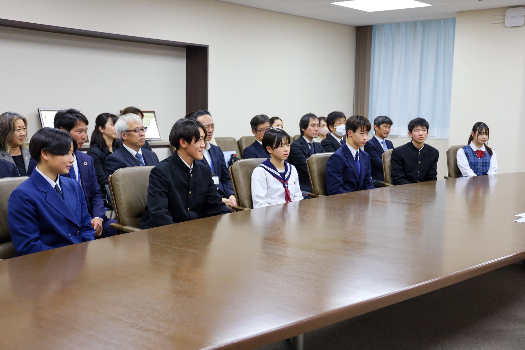 2024102303表敬訪問(市内6中学校部活動)