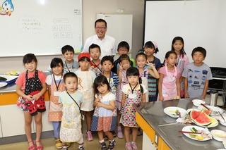 参加した子供たちと市長との集合記念写真