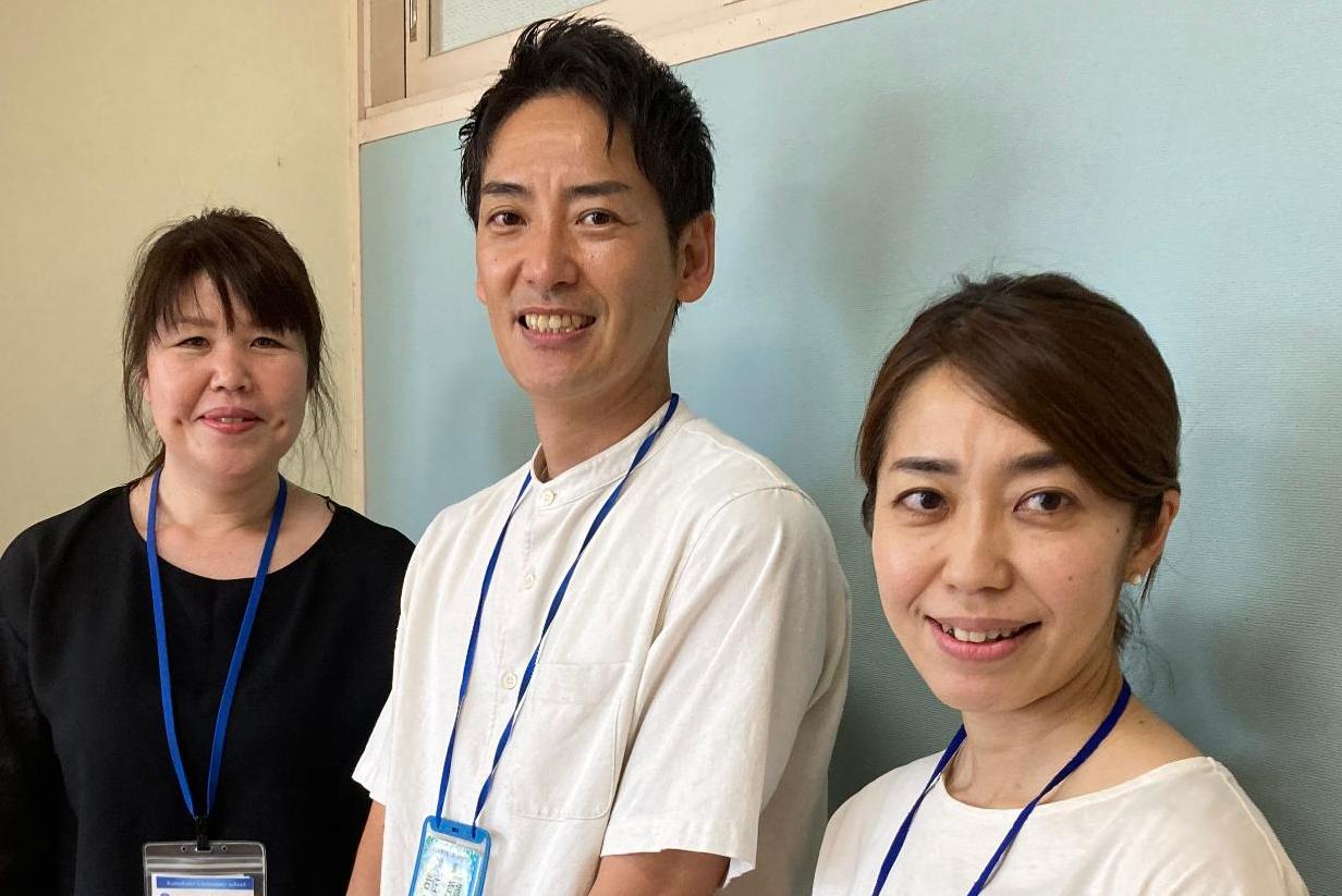 岩佐PTA会長とボランティアの松本さん