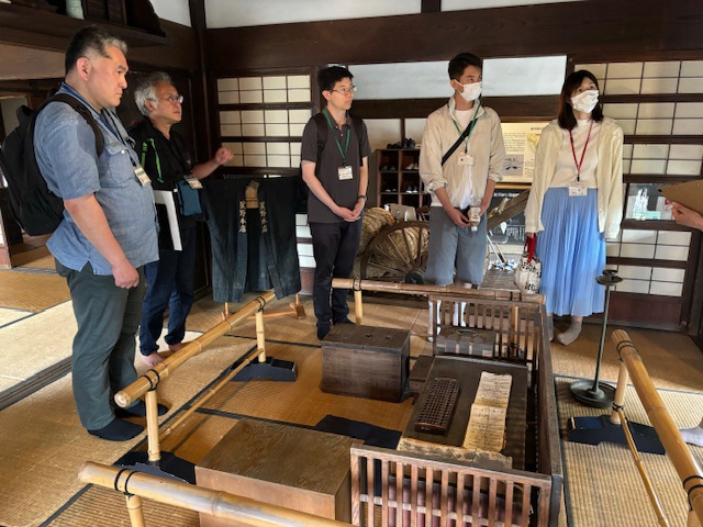 福岡河岸記念館の内部について説明