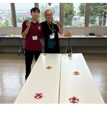 折り紙こま回し大会の表彰式