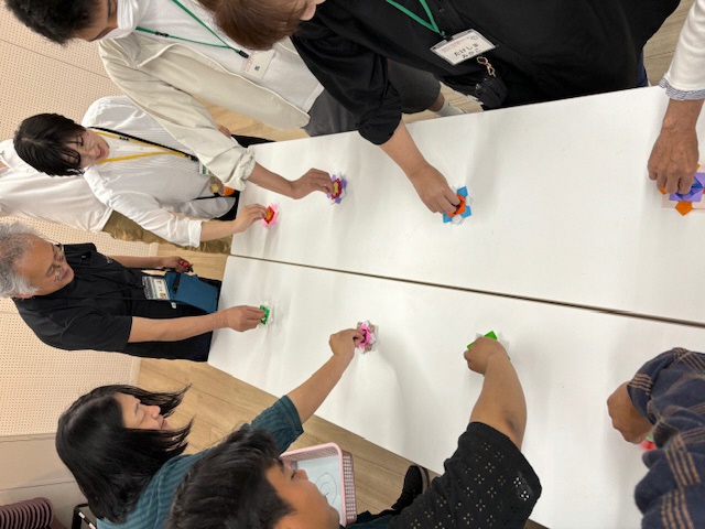 折り紙のこま回し大会