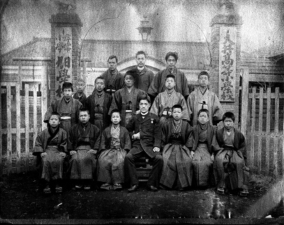 大井小記念写真(明治20年ごろ)