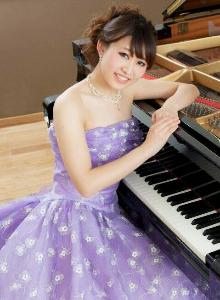 富永有里乃さん（ピアノ）の写真
