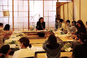 春の花をいけましょう