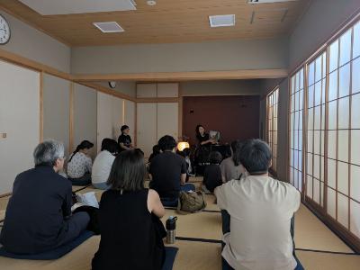 絵本読み聞かせ