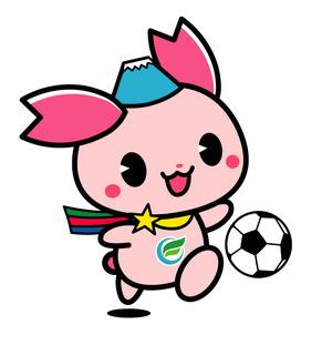 サッカーボールを蹴っているふじみんのイラスト