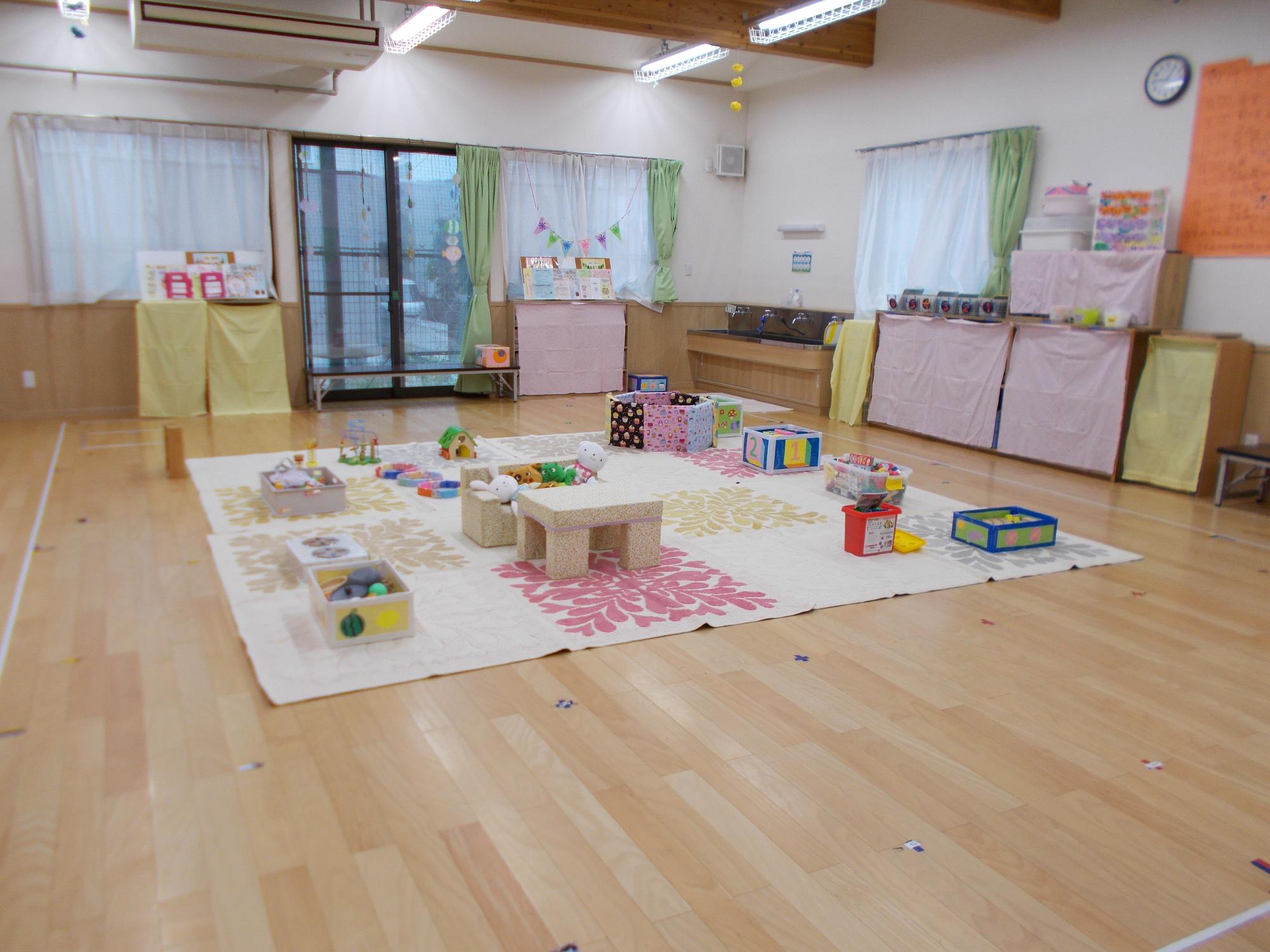 東原子育てサロン室内