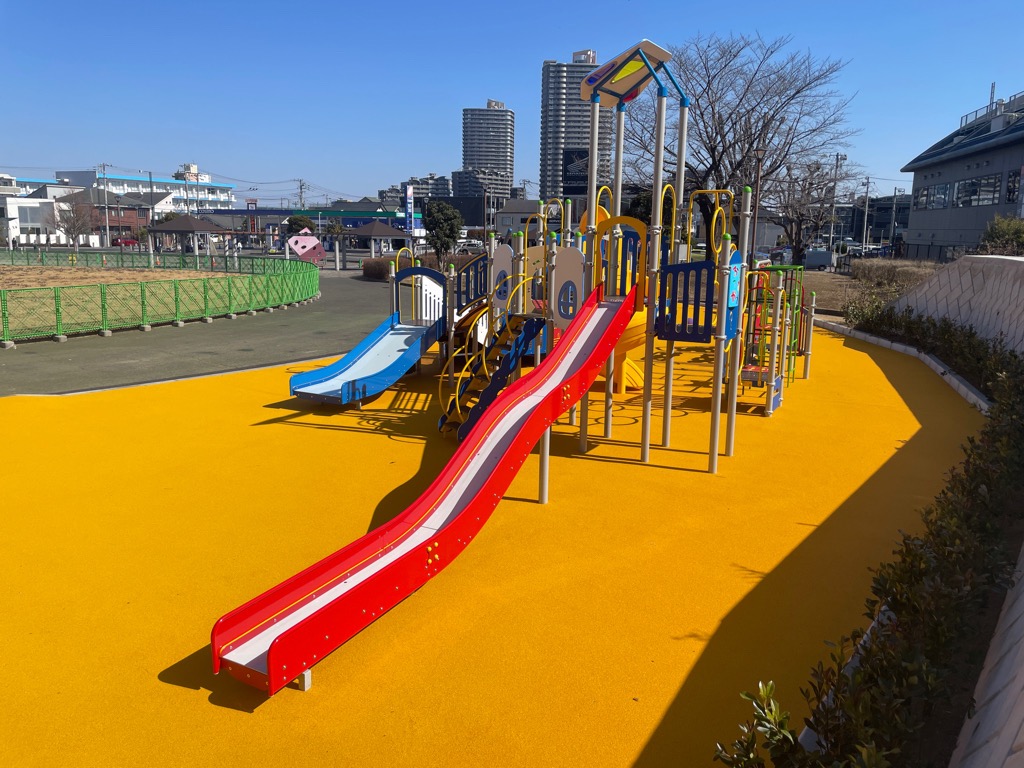 インクルーシブ遊具