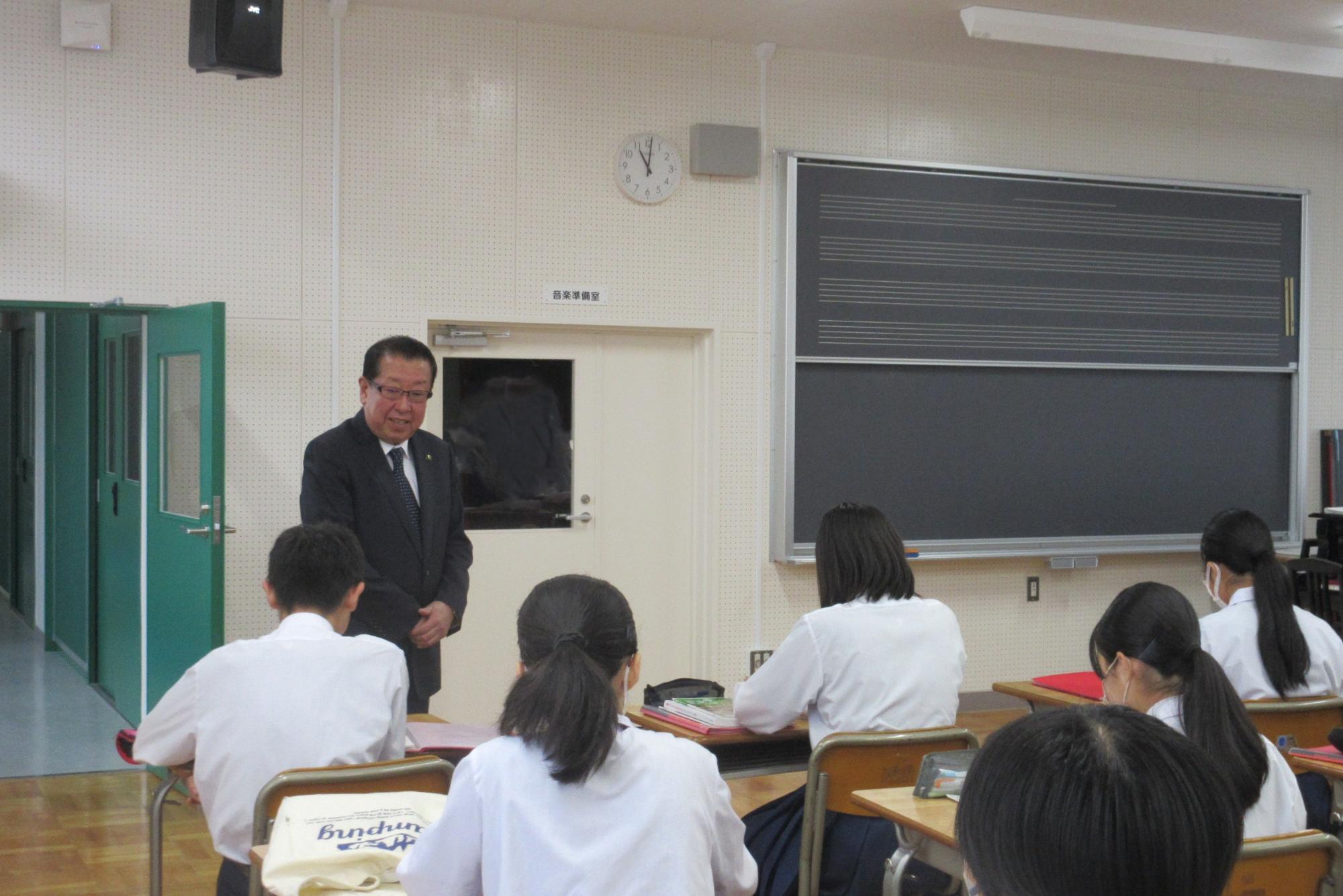 0511101大井東中学校