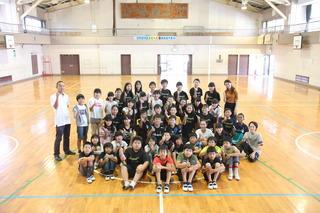 TRIANGLE CREW（三角小学校6年生）の皆さんの集合写真