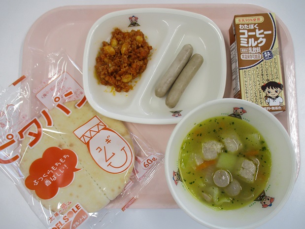 給食の写真