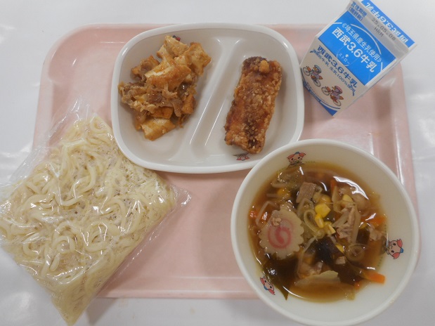 給食の写真
