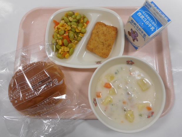給食の写真