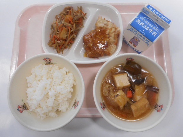 給食の写真