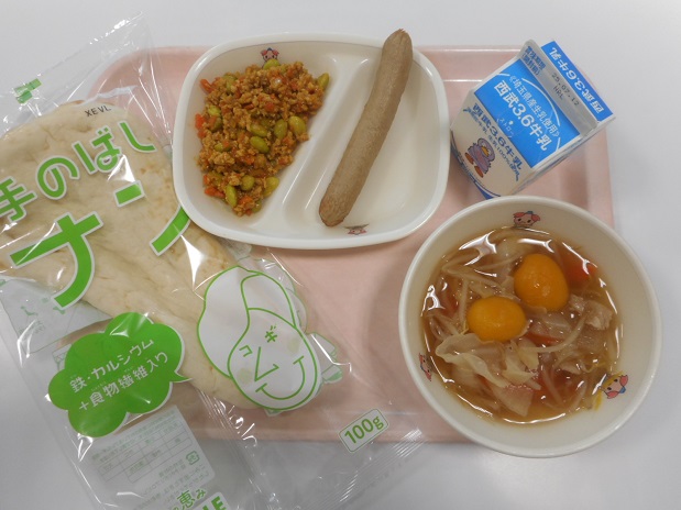 給食の写真