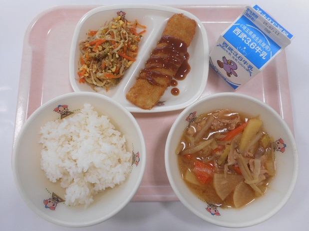 給食の写真