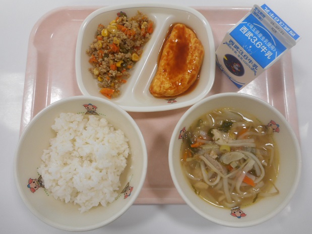 給食の写真