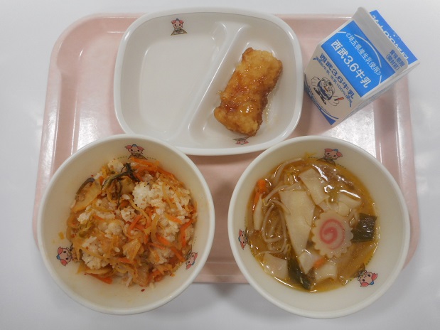 給食の写真