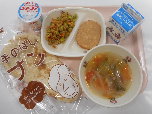給食の写真