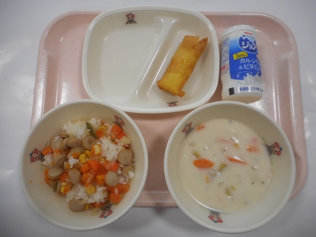 給食の写真