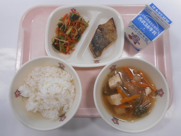 給食の写真