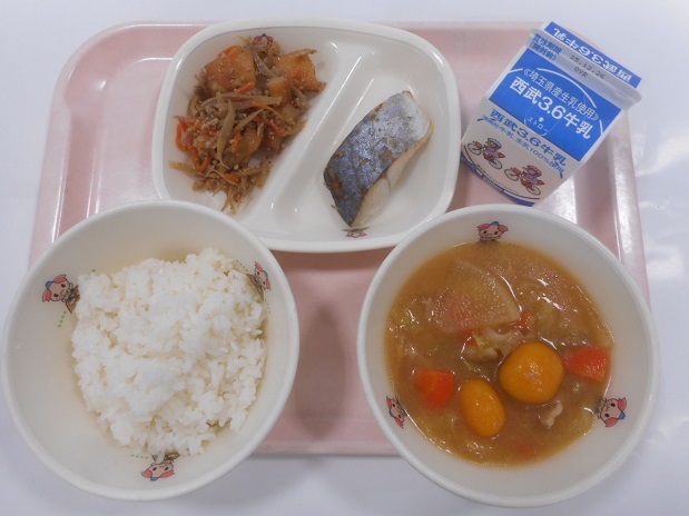 給食の写真