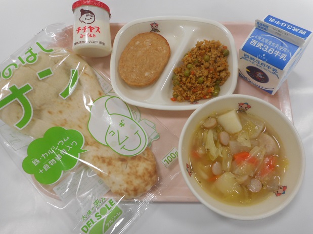給食の写真