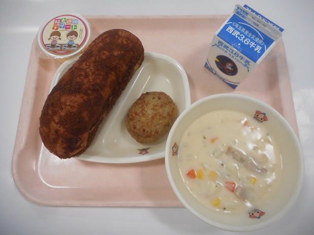 給食の写真