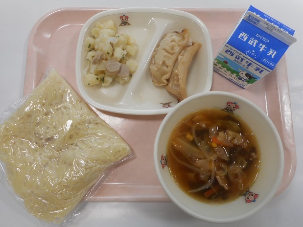 給食の写真
