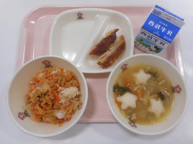 給食の写真