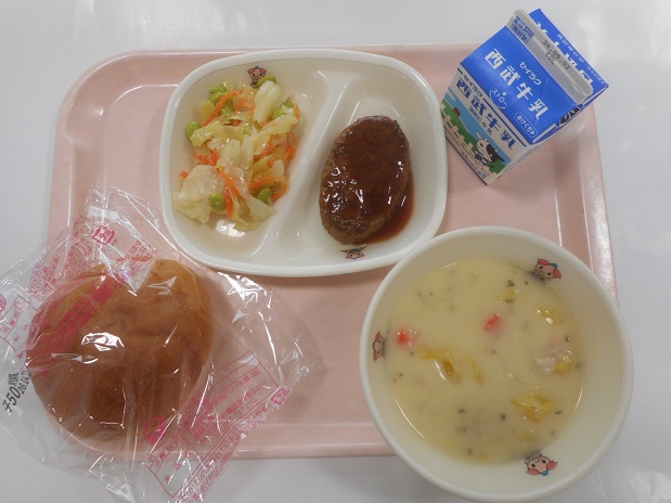 給食の写真