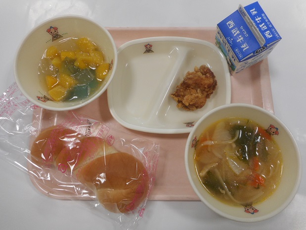 給食の写真