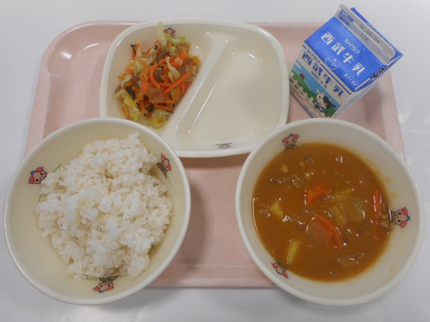 給食の写真