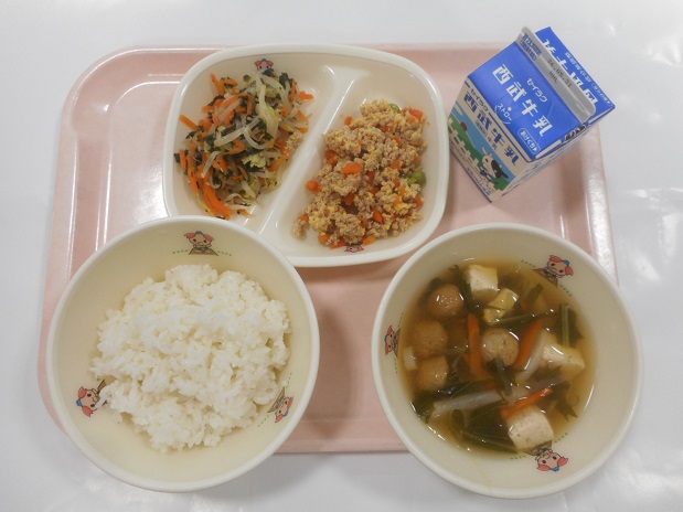 給食の写真