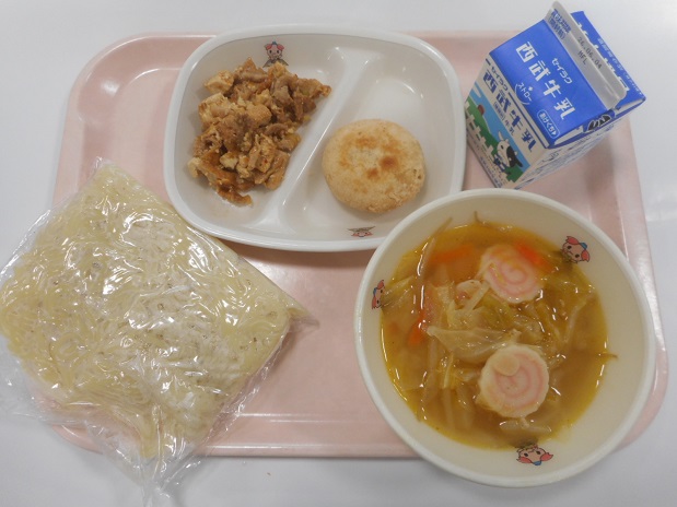 給食の写真