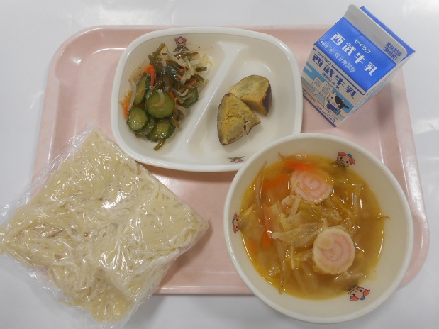 給食の写真