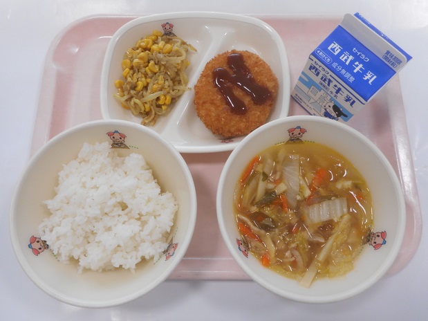 給食の写真