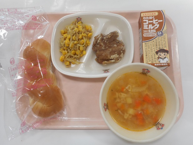 給食の写真