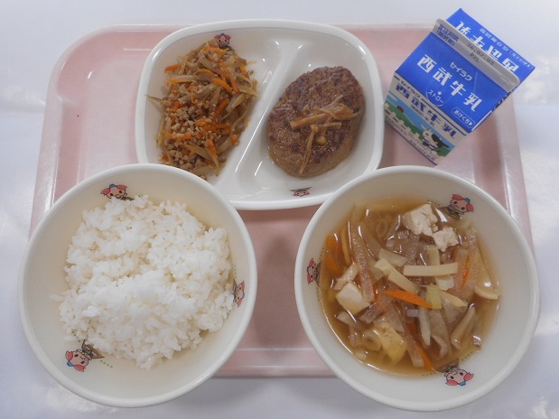 給食の写真