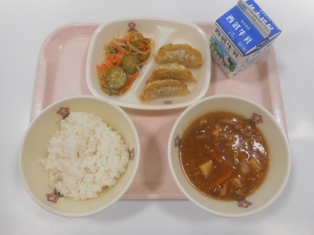 給食の写真