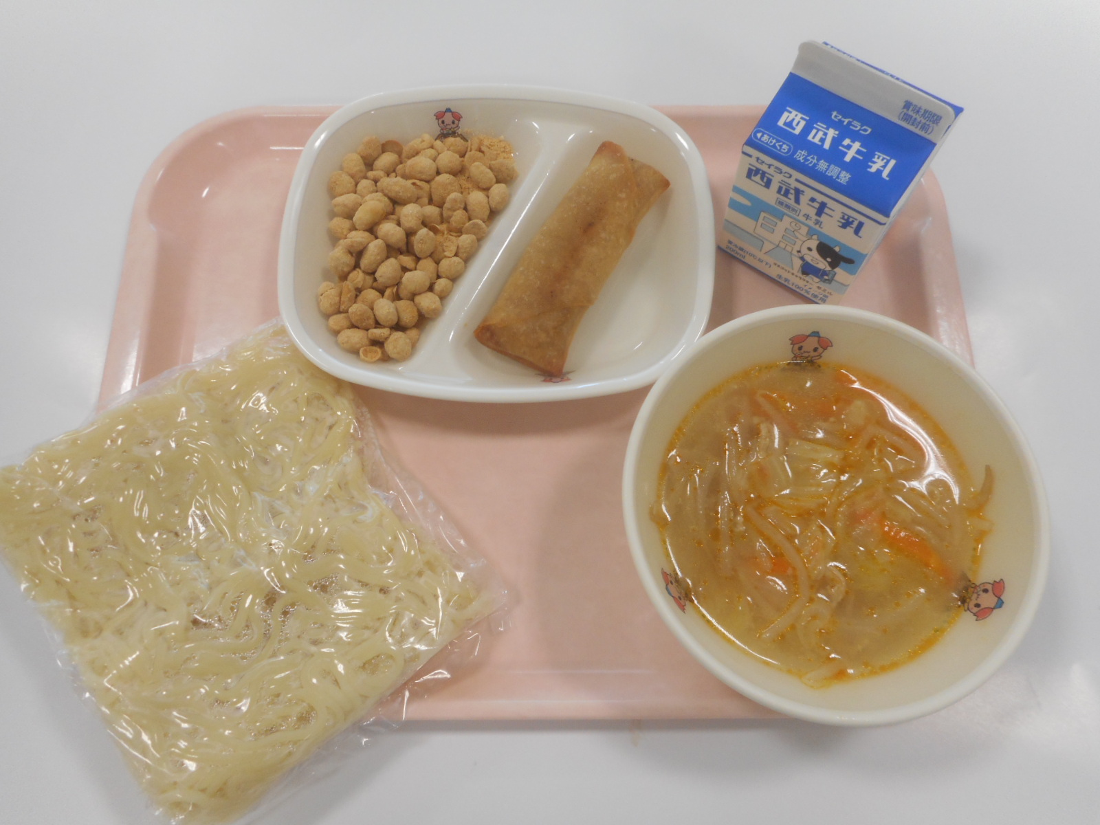 給食の写真
