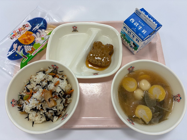 給食の写真