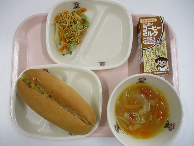 給食の写真