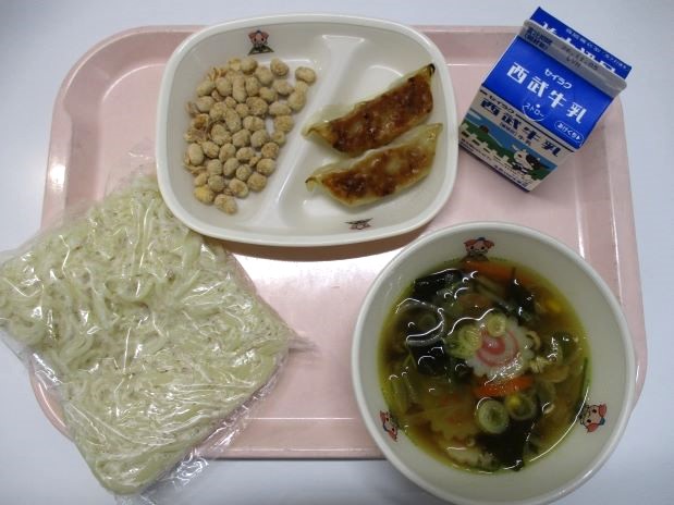 学校給食の写真