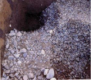浄禅寺跡遺跡で発掘されたの礫石経の写真
